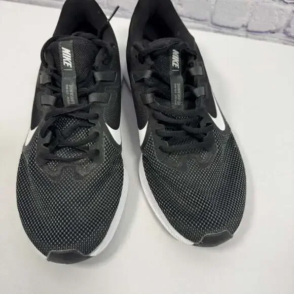 Nike Women's Downshifter Running Shoe Athletic Sneaker Size 8.5 - Picture 2 of 6